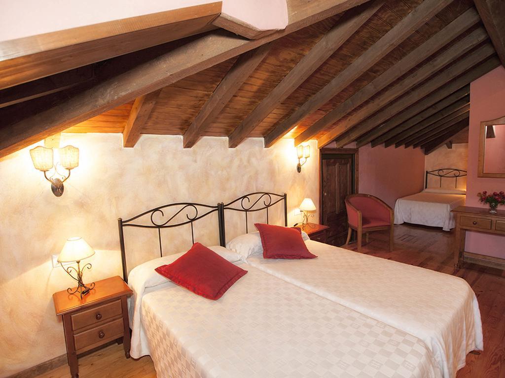 Hotel La Casona De Sobrepiedra Chambre photo